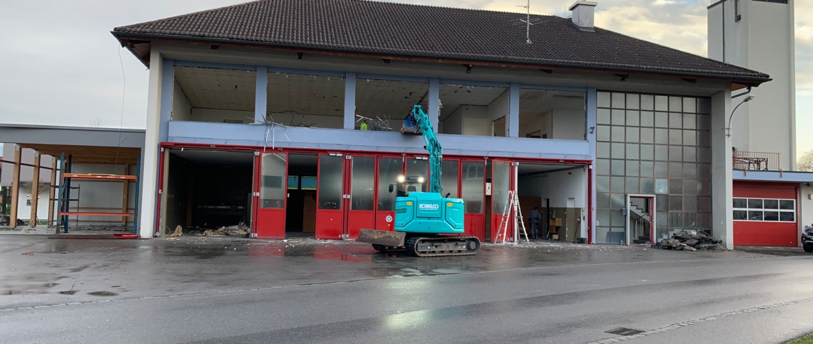 Abbruch_Feuerwehrhaus (2) Abbruch_Feuerwehrhaus (2)