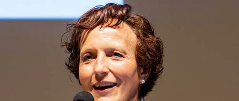Dr. Barbara Friesenecker Dr. Barbara Friesenecker