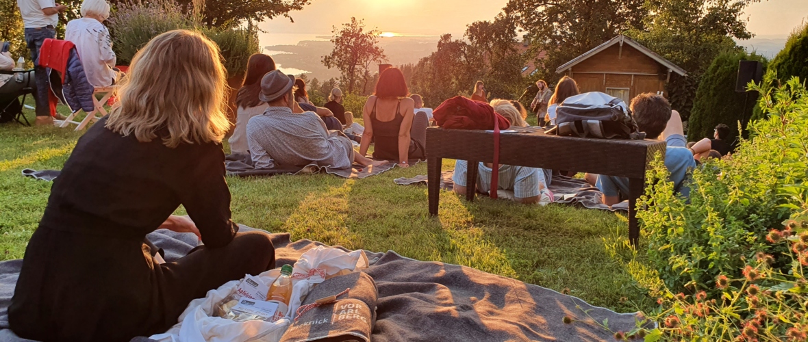 Vorarlberger Kulturpicknick 2020 in Eichenberg_Stereo Ida-c-Sabrina-Lutz-Bodensee-Vorarlberg-Tourismus-Gmbh Vorarlberger Kulturpicknick 2020 in Eichenberg_Stereo Ida-c-Sabrina-Lutz-Bodensee-Vorarlberg-Tourismus-Gmbh