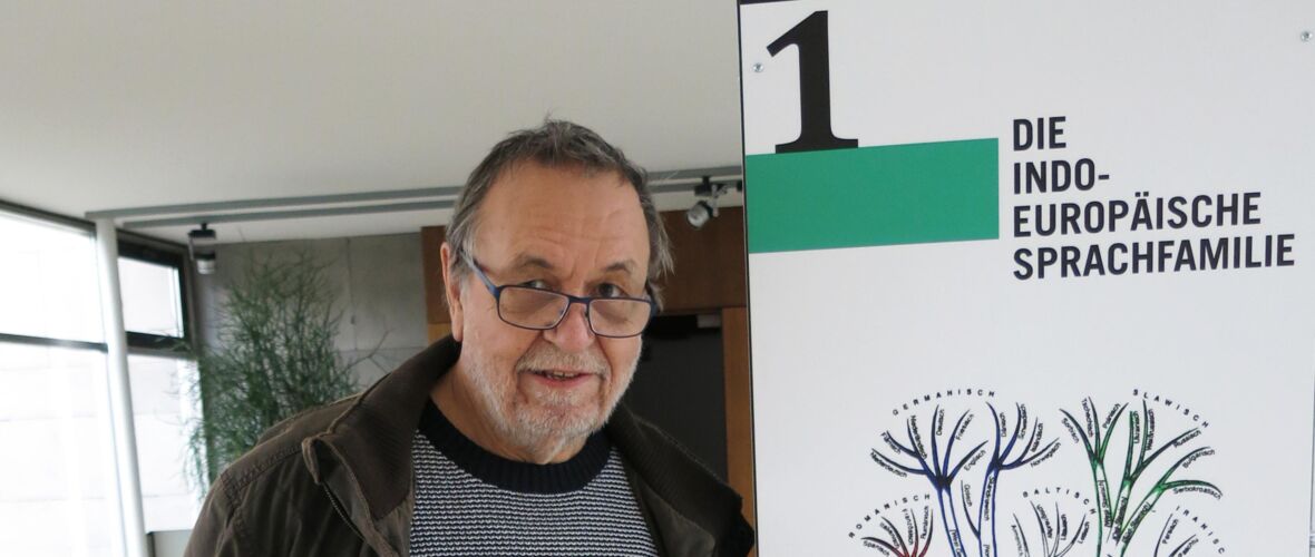 Mundart-Ausstellung im Rathausfoyer