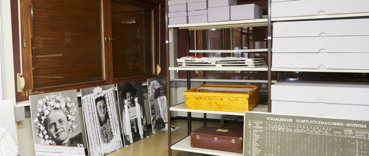 Depot des Vereins Stickerei – Museum . Archiv. Kommunikation (S-MAK) Depot des Vereins Stickerei – Museum . Archiv. Kommunikation (S-MAK)