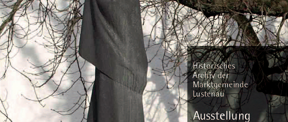 Ausstellung Kriegerdenkmal ausgeschnitten