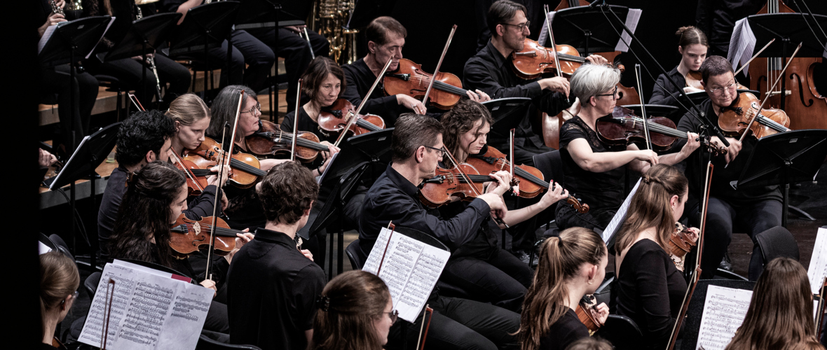 Im Strauss-Jahr 2025 darf der tradionelle Donauwalzer bei der Neujahrsmatinee der Sinfonietta Lustenau nicht fehlen. (Foto Lukas Im Strauss-Jahr 2025 darf der tradionelle Donauwalzer bei der Neujahrsmatinee der Sinfonietta Lustenau nicht fehlen. (Foto Lukas