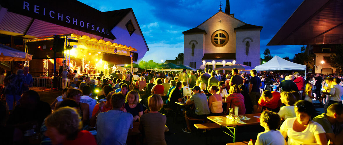 Sommer am Platz