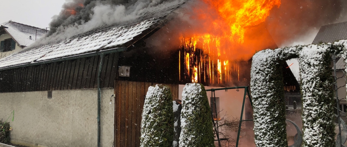 Feuerwehreinsatz Stadelbrand in der Staldenstraße 1 Feuerwehreinsatz Stadelbrand in der Staldenstraße 1