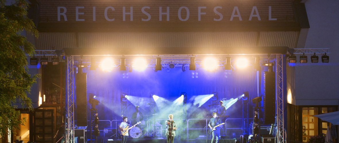 Foto1_Sommer am Platz Thorsteinn Einarsson_2022@Miro Kuzmanovic71