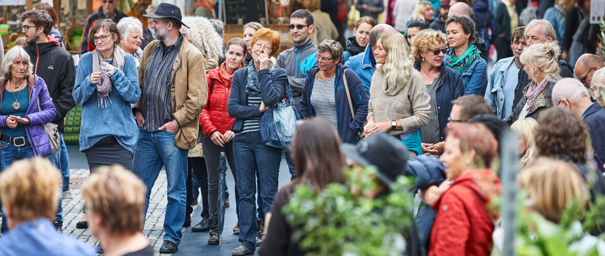 Kräutermarkt am Luschnouar Markt