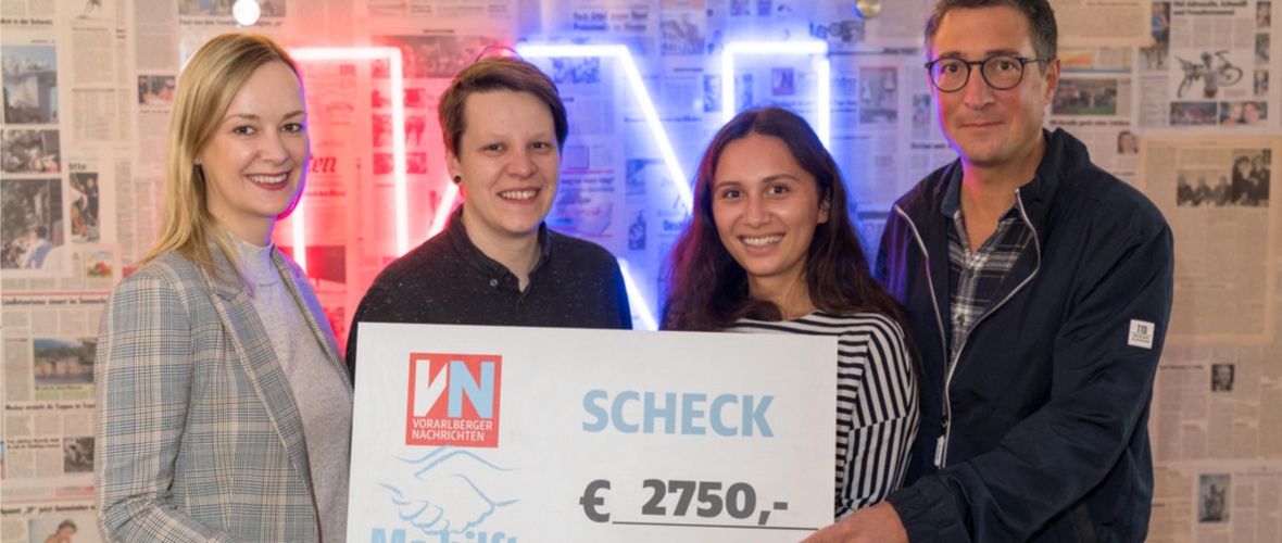 Scheckübergabe_Szene_Ma hilft Scheckübergabe_Szene_Ma hilft