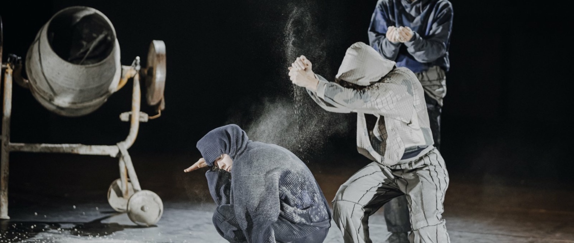 Freudenhaus 2023 - Hungry Sharks Freudenhaus 2023 - Hungry Sharks