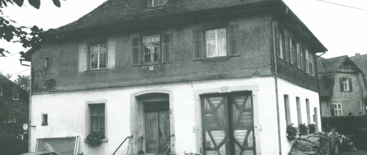 Altes Schulhaus im Rheindorf Altes Schulhaus im Rheindorf