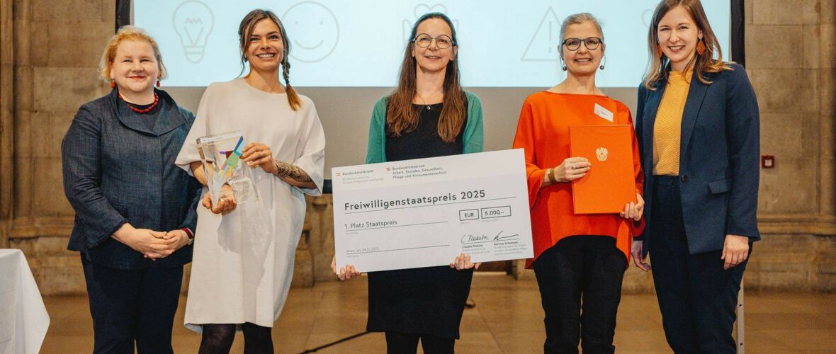 Foto1_Freiwilligenstaatspreis01_WORT