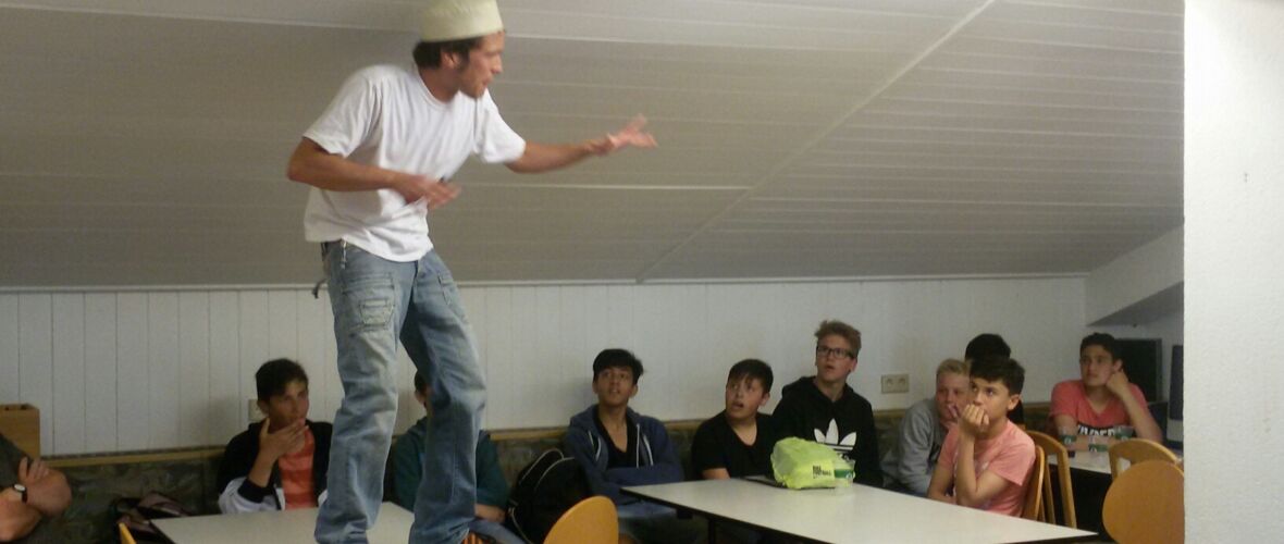 Theater trifft Fußball trifft Herz.	