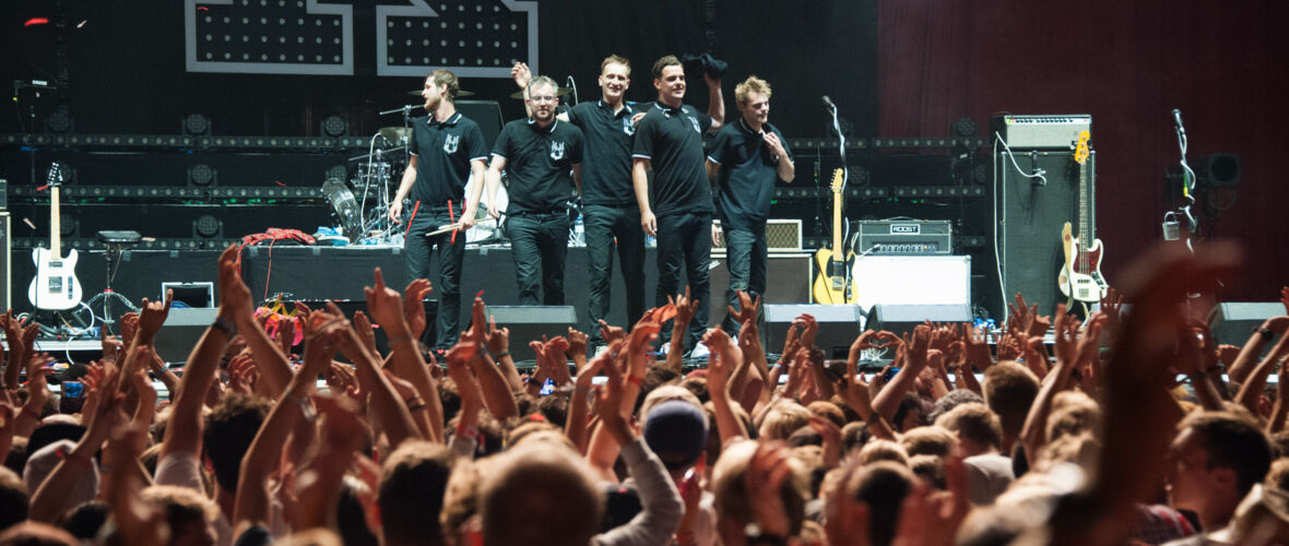 2015-07-31_SzeneOpenair2015_Kraftklub2_JanaSabo