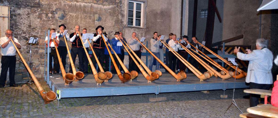 Alphornkonzert am Kirchplatz