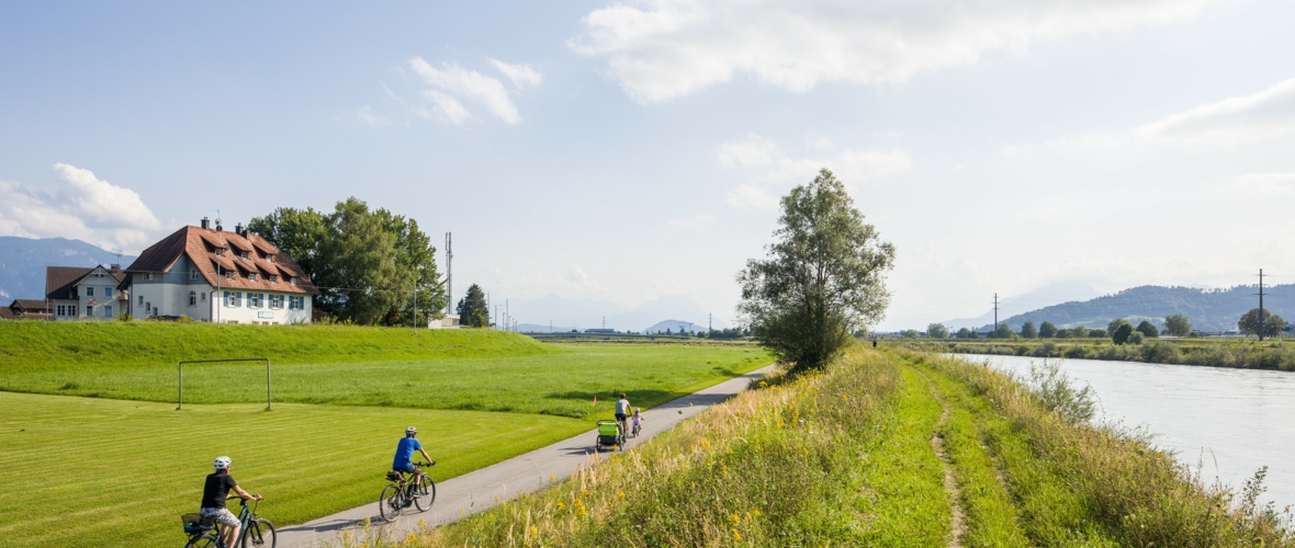 Fahrradweg Rheinvorland Jüdisches Museum Foto Dietmar Walser