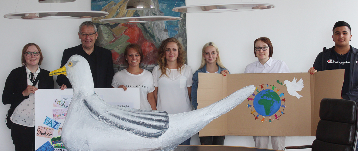 Jugendaktionsgruppe_ajol_Friedenstaube1 Jugendaktionsgruppe_ajol_Friedenstaube1