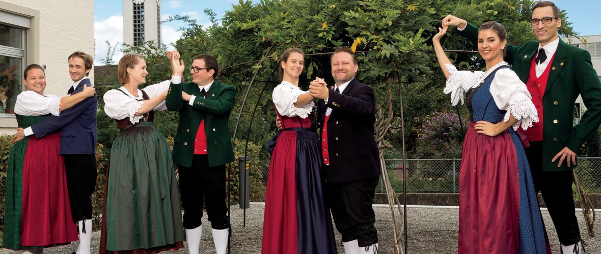 1MuttertagTanzgruppe