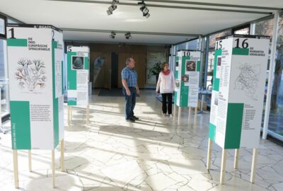 Mundart-Ausstellung im Rathausfoyer
