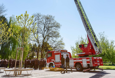 Spatenstich Feuerwehrhaus mit Drehleiter