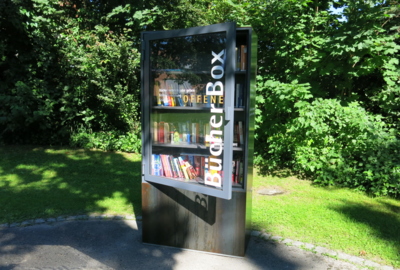 Offene Bücherbox Hasenfeld Park