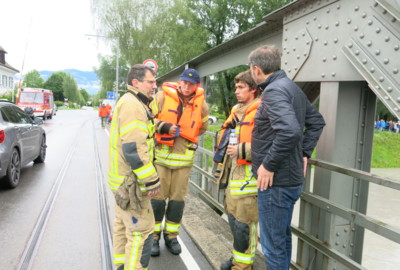 Rheindammbeobachtung beim Hochwasser in Lustenau