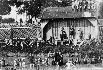 V 241 Schifflers Bad gespiegelt wie bei Adolf Bösch V 241 Schifflers Bad gespiegelt wie bei Adolf Bösch