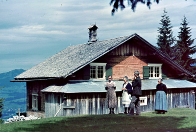 Lustenauer Hütte 1940 Erbauer Josef Ernst (Bildmitte)