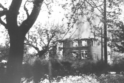 Artikel 2 Bild 2 Brennendes Haus Holzstraße