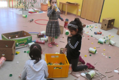 KIGA Augarten: "Spielzeugfreier Kindergarten" - ein Projekt KIGA Augarten: "Spielzeugfreier Kindergarten" - ein Projekt