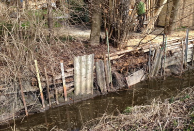 Uferverbauung am Riedgraben Uferverbauung am Riedgraben