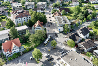 Bushaltestelle_Begegnungszone©LukasHämmerle (3) Bushaltestelle_Begegnungszone©LukasHämmerle (3)