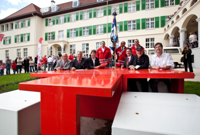 Foto 3 Friedenstisch Eröffnung Schützengarten 19.06.2011_© Lukas Haemmerle Foto 3 Friedenstisch Eröffnung Schützengarten 19.06.2011_© Lukas Haemmerle