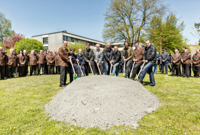 Spatensteich des neuen Feuerwehhauses Spatensteich des neuen Feuerwehhauses