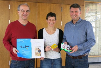 Spende von der Bibliothek aus der Benefizveranstaltung Spende von der Bibliothek aus der Benefizveranstaltung