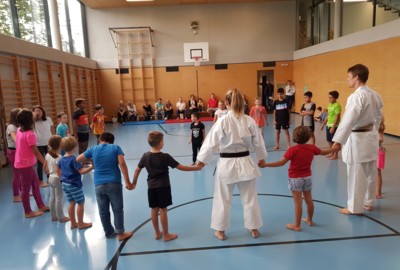 School is out - Karate Schnupperkurs