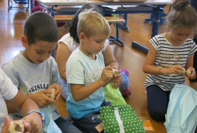 253 Eyschtgizzi freuten sich über Schulstartpaket