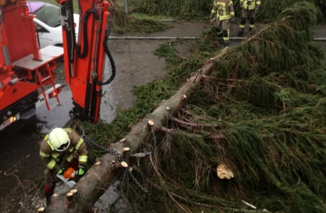 Feuerwehreinsatz Sturm Burglind Feuerwehreinsatz Sturm Burglind