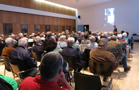 Voller Rathaussaal beim Archivgespräch