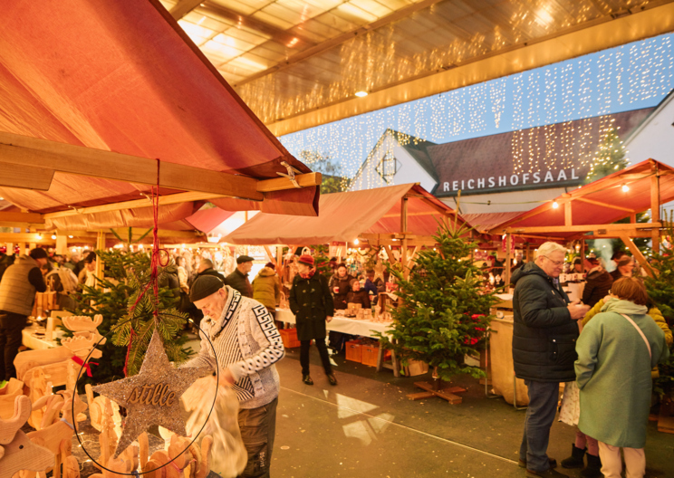 Allerlei Programm auf dem Luschnouar Chrischtkendlimarkt