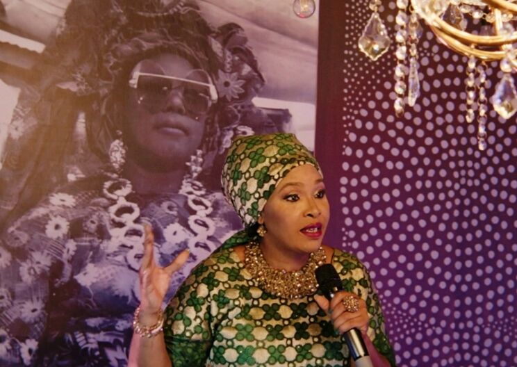 „Stoff – Ein Spitzengeschäft“