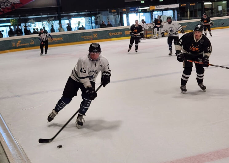 Skorpions gewinnen Eishockey-Hobbycup