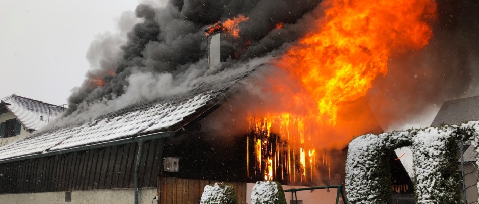Feuerwehreinsatz Stadelbrand in der Staldenstraße 1 Feuerwehreinsatz Stadelbrand in der Staldenstraße 1