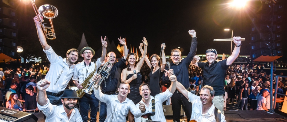 RIGA SOUL CLUB bringt Rhythm’n’Blues auf den Kirchplatz