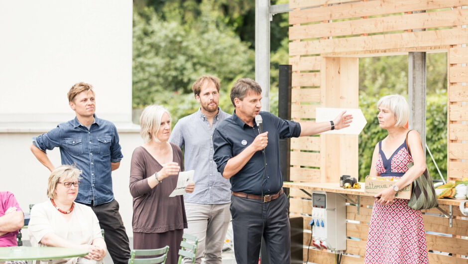 Musizieren im Dorfgarten