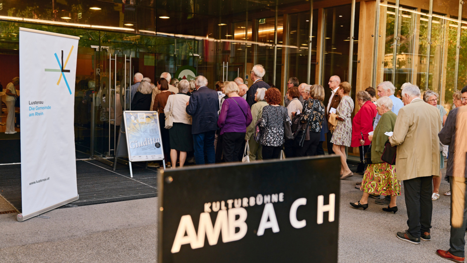 Foto2_Herzliches Willkommen für die Lustenauer Konzert-Abonnent-innen in der Kulturbühne AMBACH. Foto2_Herzliches Willkommen für die Lustenauer Konzert-Abonnent-innen in der Kulturbühne AMBACH.