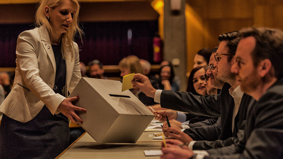 Konstituierende Sitzung, 10.4. 2015 Konstituierende Sitzung, 10.4. 2015