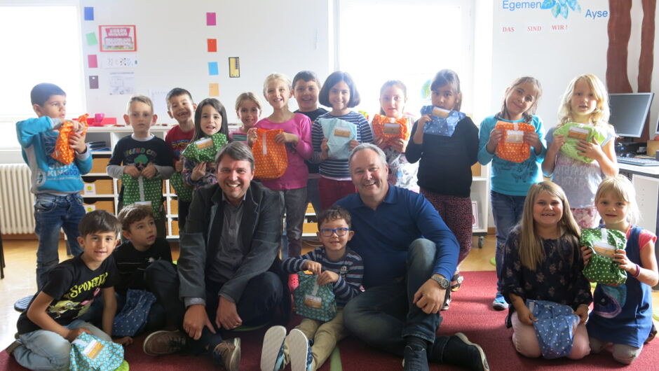253 Eyschtgizzi freuten sich über Schulstartpaket