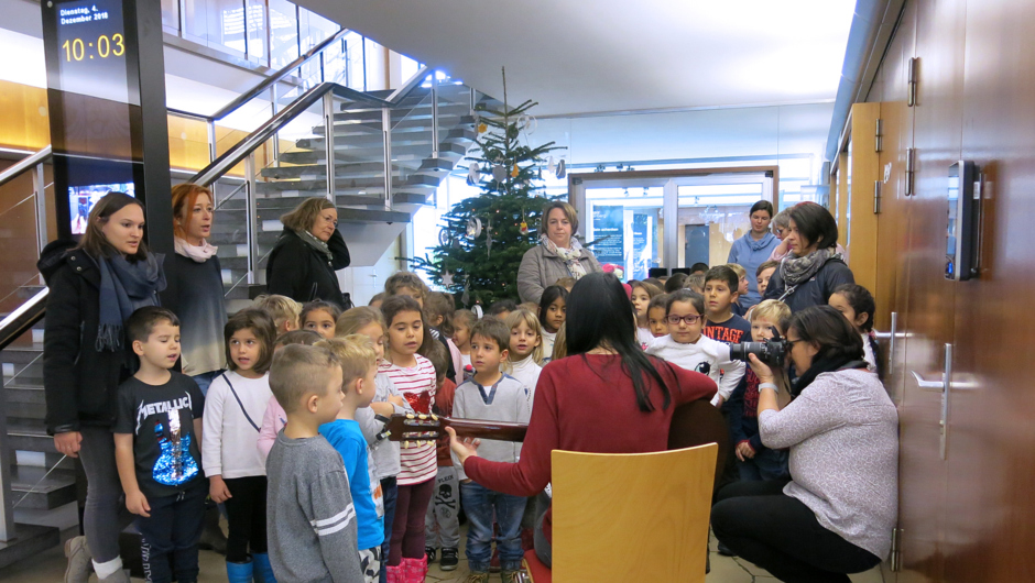 Christbaum Rathaus KIGA Rotkreuz 2018 (1)