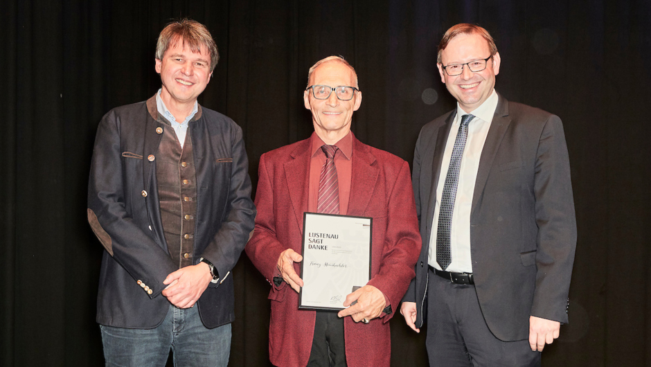 Lustenau sagt Danke 4 Dezember 2019 Miro Kuzmanovic (58) Lustenau sagt Danke 4 Dezember 2019 Miro Kuzmanovic (58)