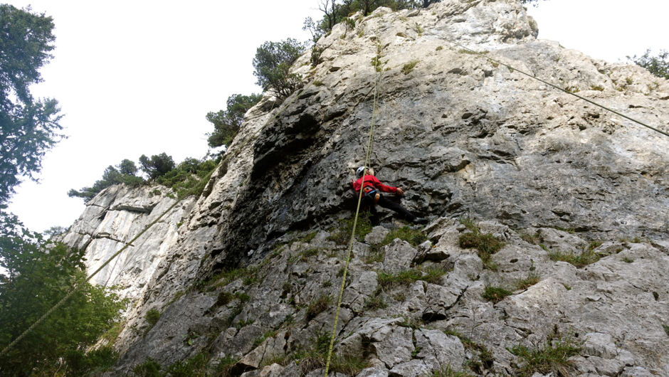 Interkulturelle_Wanderung_OJAL_klettern2